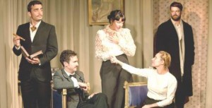 Escena de "Casa de Muñecas", de Ibsen, representada por Teatro Karpas